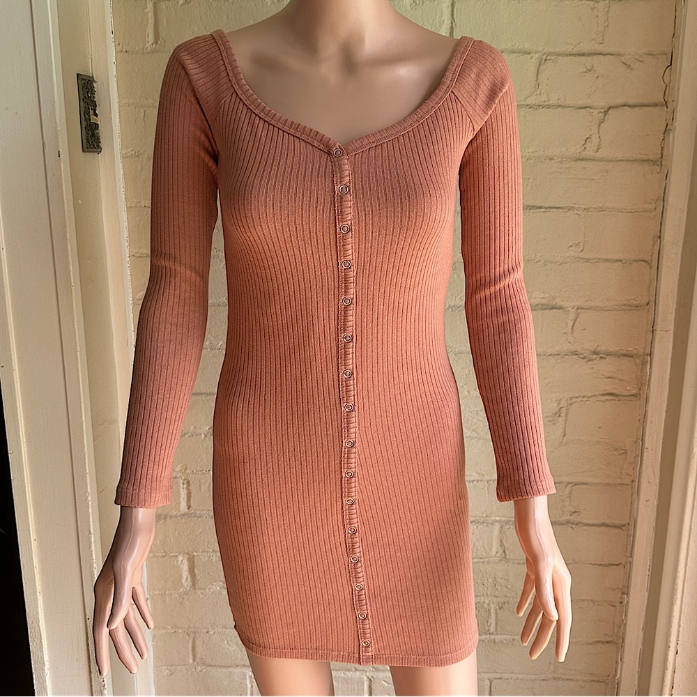 Forever 21 size medium NWT peach off the shoulder bodycon dress